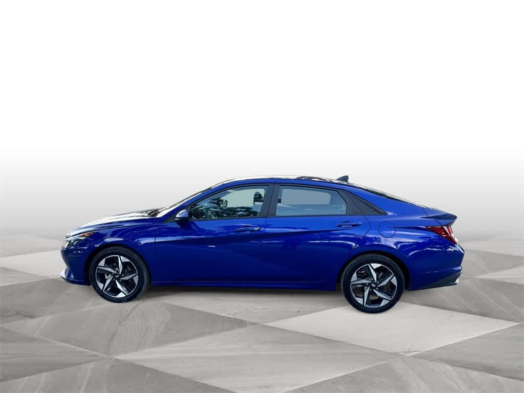 2023 Hyundai Elantra SEL photo 4