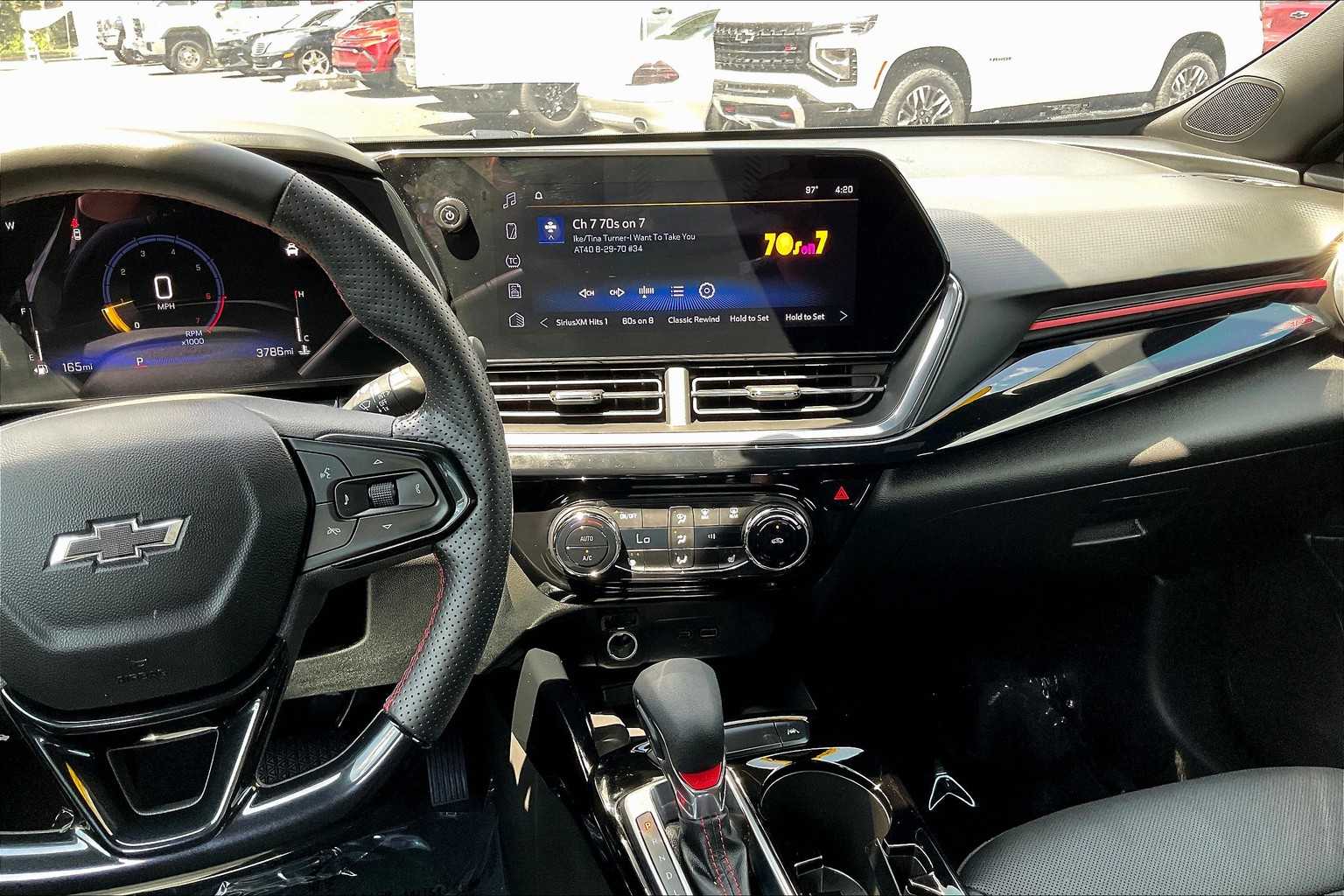 2025 Chevrolet Trax photo 5