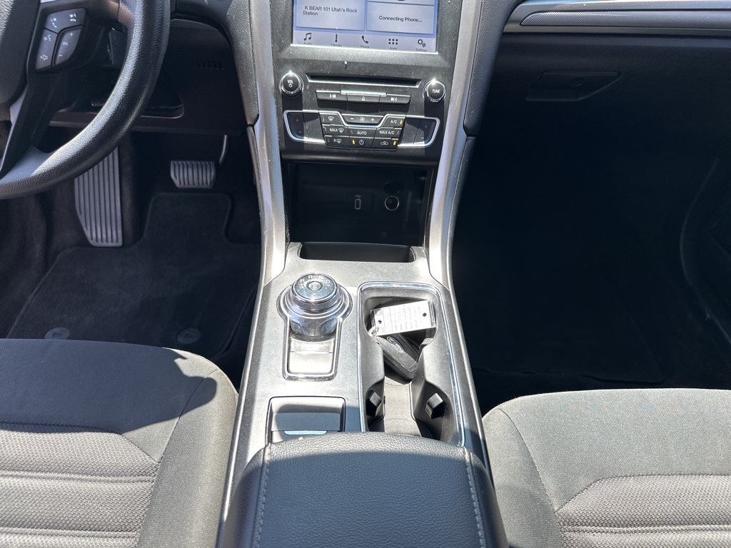 2017 Ford Fusion SE photo 14