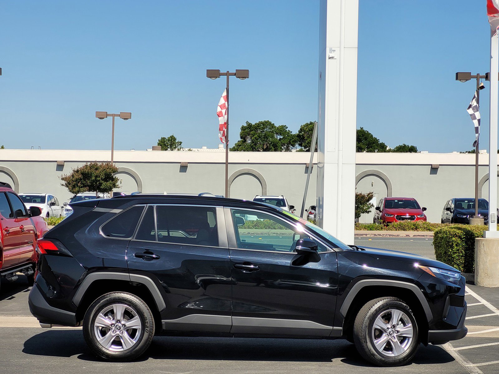 2024 Toyota RAV4 XLE photo 3