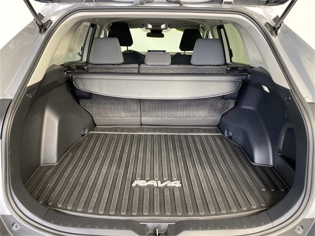 2024 Toyota RAV4 Hybrid LE photo 4