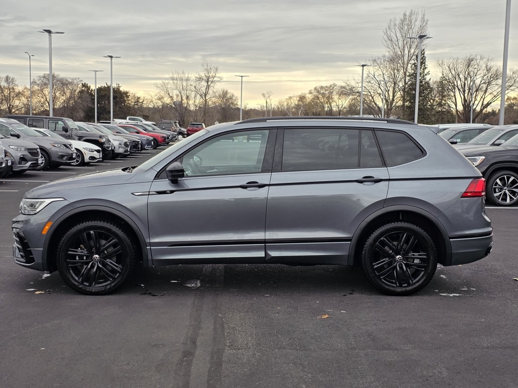Used 2022 Volkswagen Tiguan SE R-LINE BLACK with VIN 3VV8B7AX0NM166574 for sale in St. Cloud, Minnesota