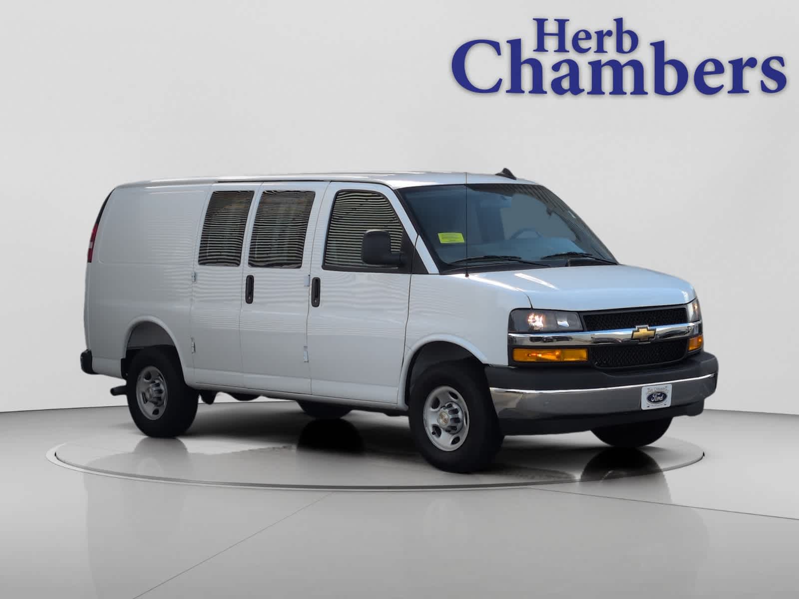 2025 Chevrolet Express Cargo Work Van's photo