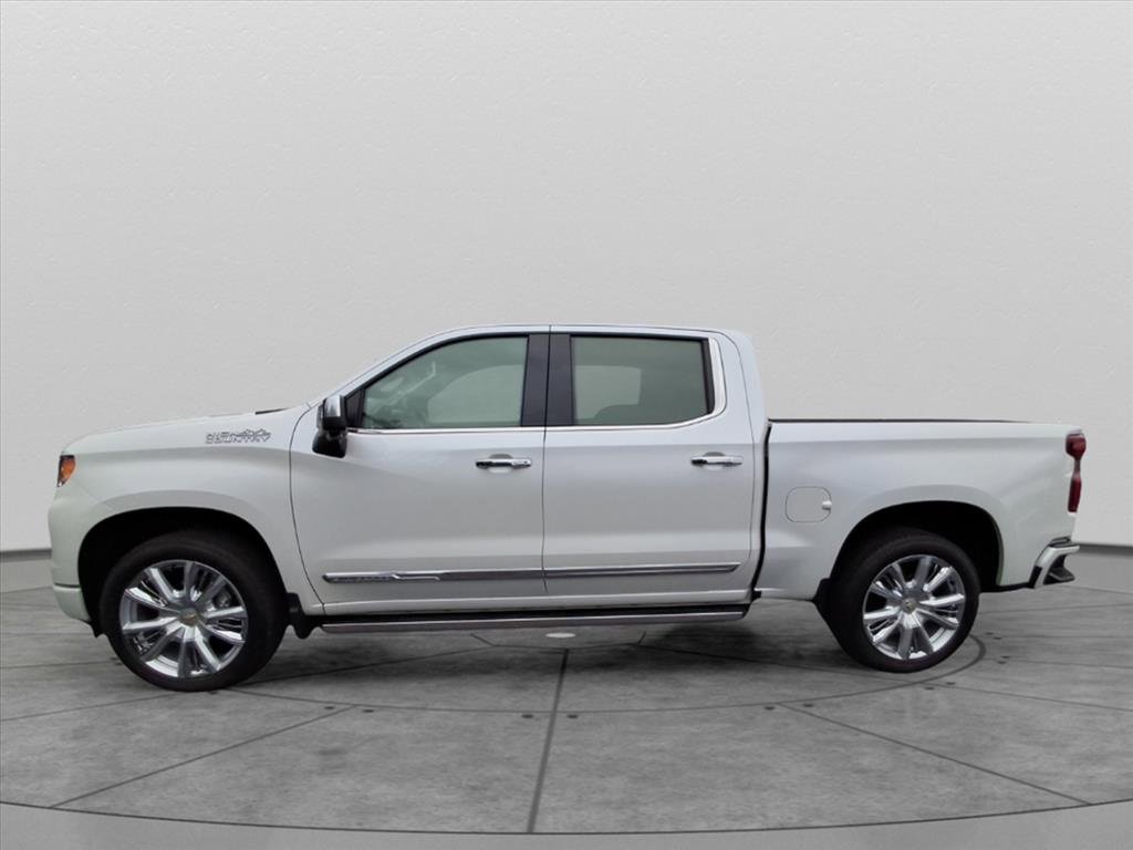 2023 Chevrolet Silverado 1500 High Country photo 3