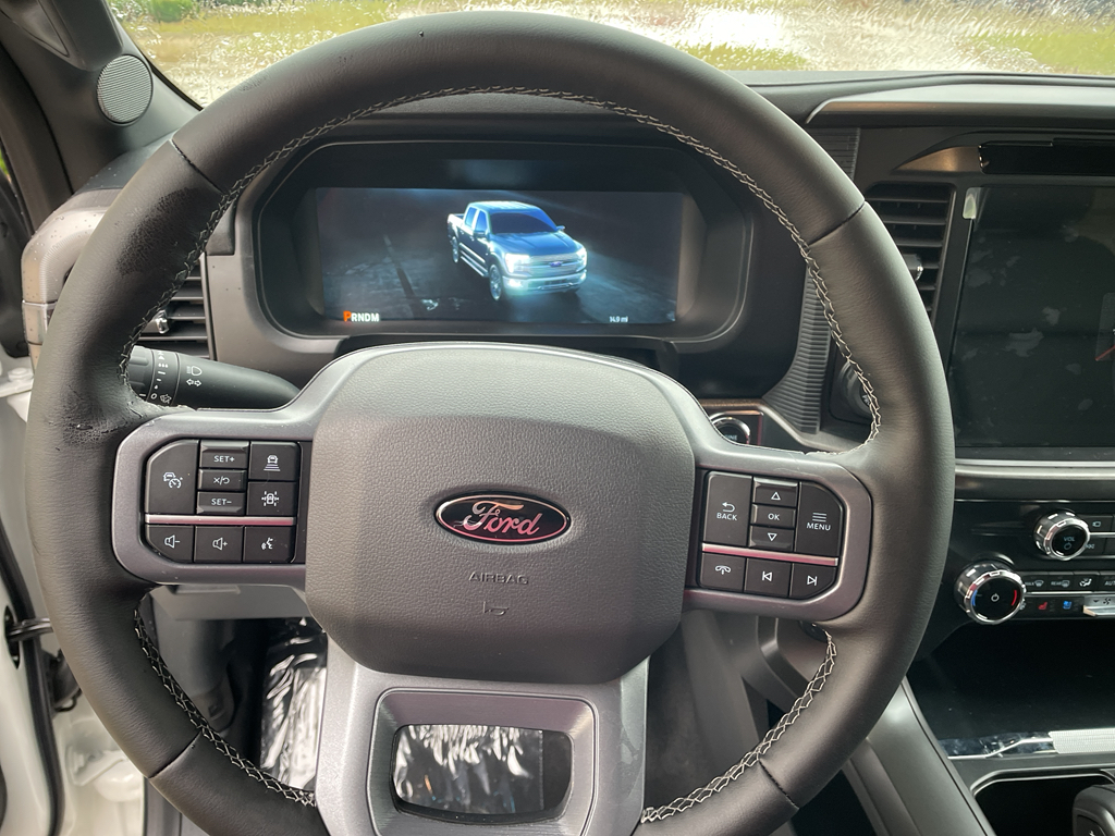 2025 Ford F-150 Lariat photo 14