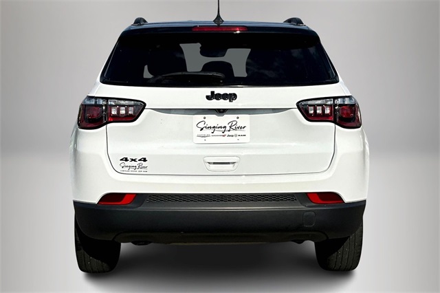 2023 Jeep Compass Altitude photo 3