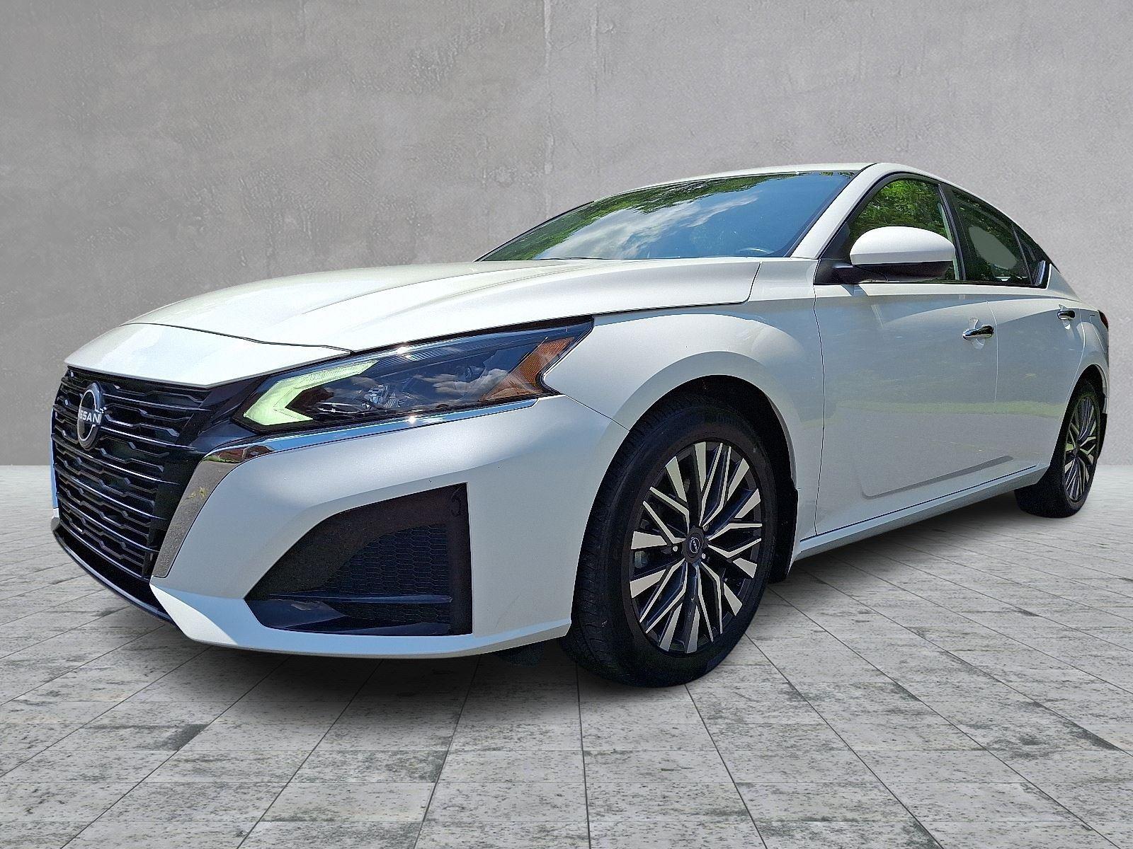 2023 Nissan Altima 2.5 SV photo 3