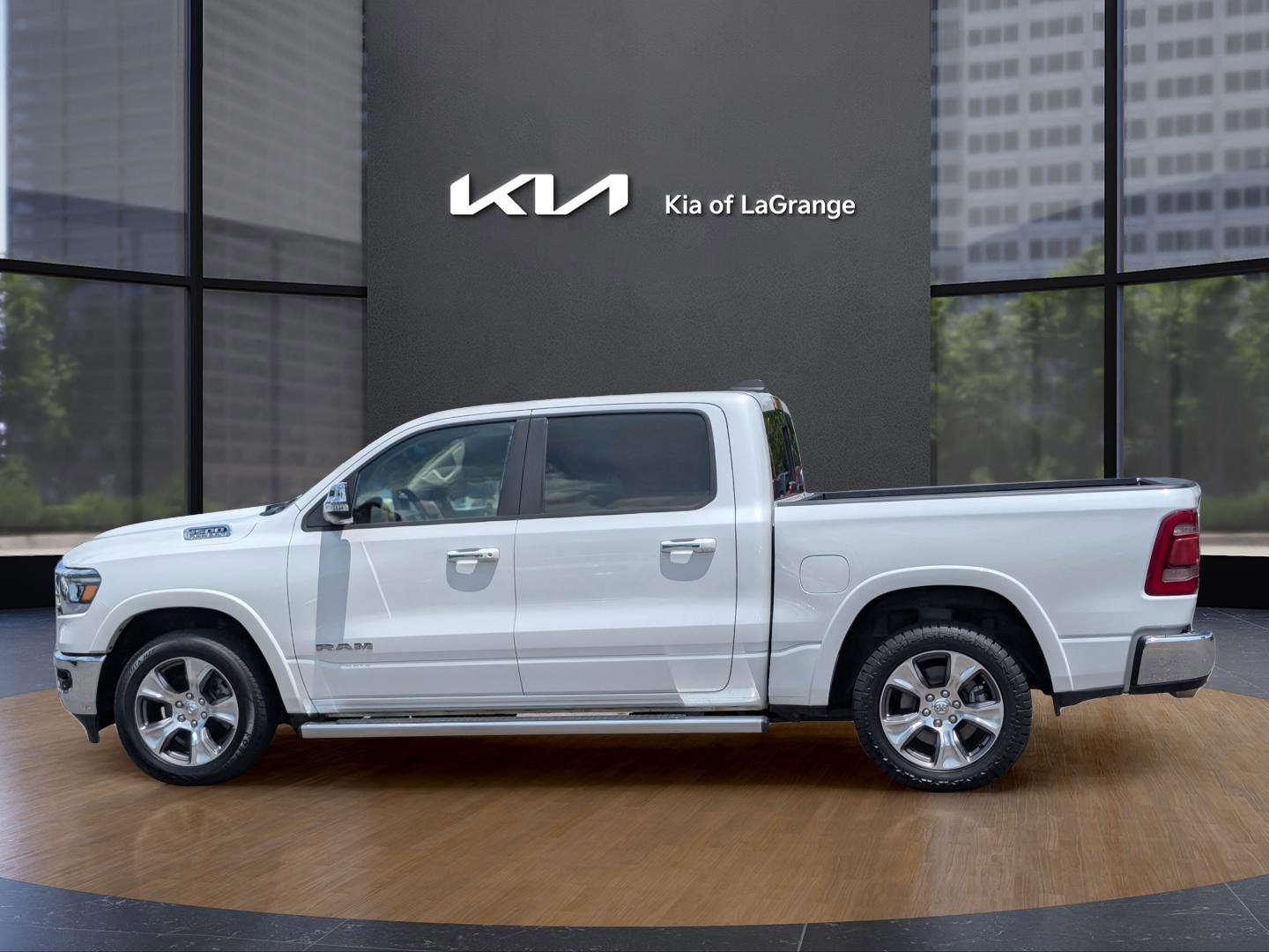 2020 Ram 1500 Laramie photo 8