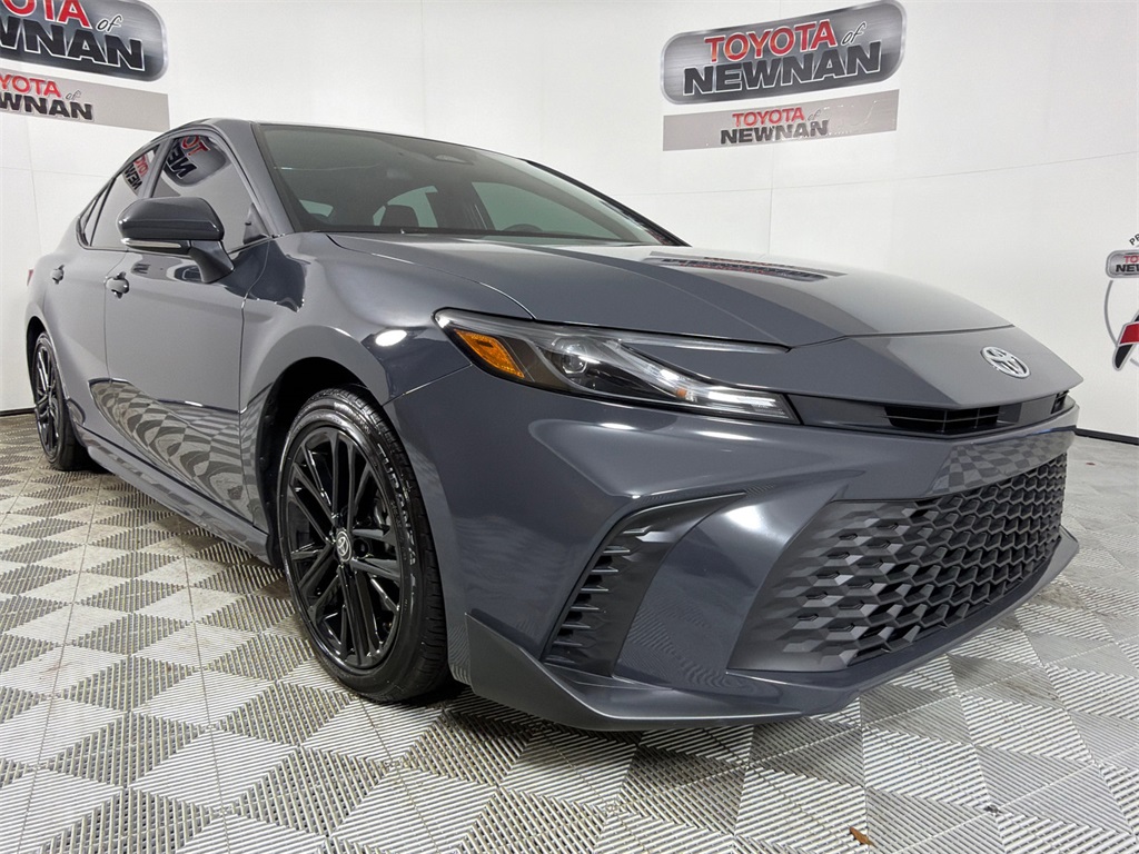 2026 Toyota Camry SE's photo