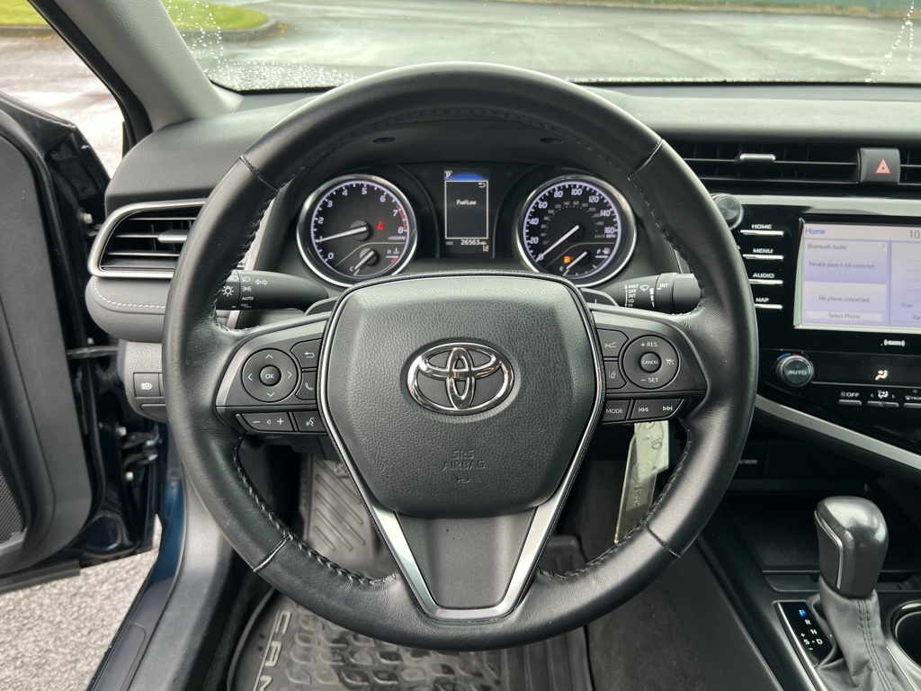 2020 Toyota Camry SE photo 17