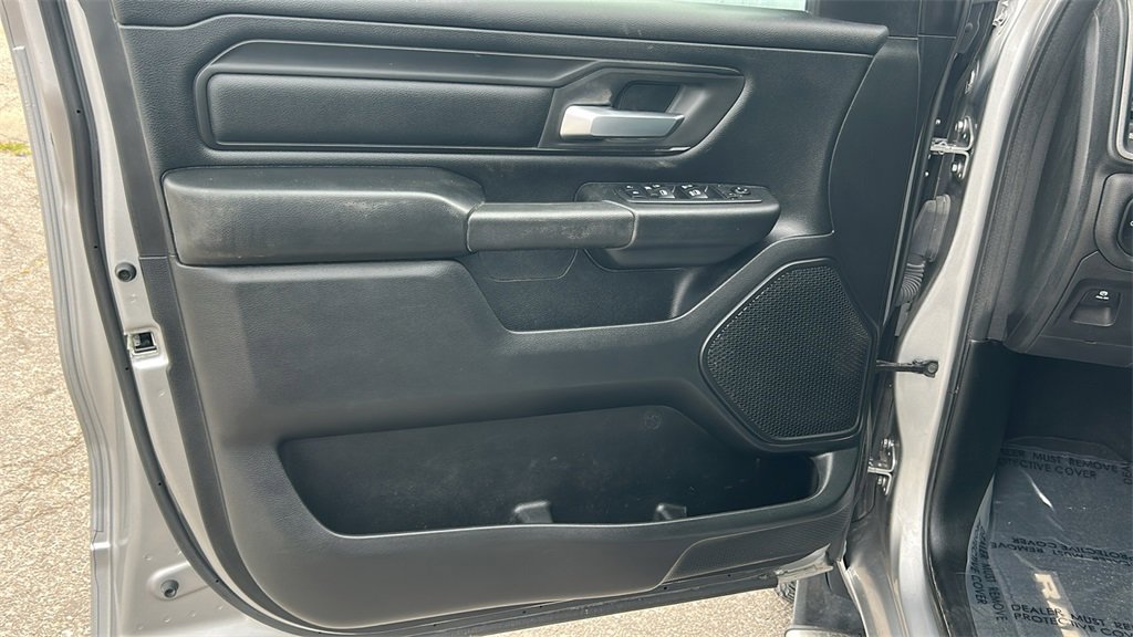 2019 Ram 1500 Tradesman photo 14