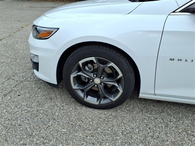 2022 Chevrolet Malibu 1LT photo 2