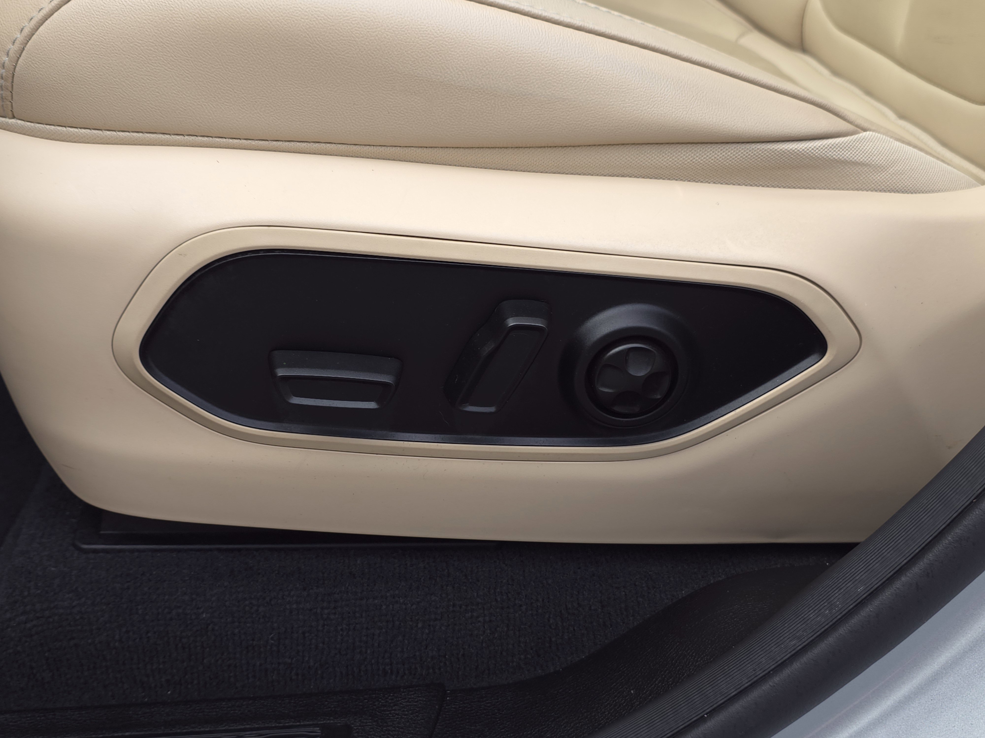 2022 Jeep Grand Cherokee Limited photo 8