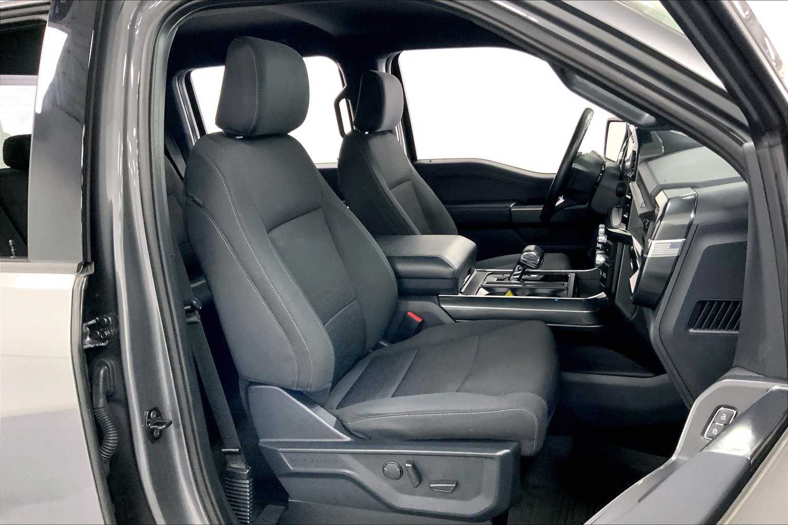2022 Ford F-150 XLT photo 8