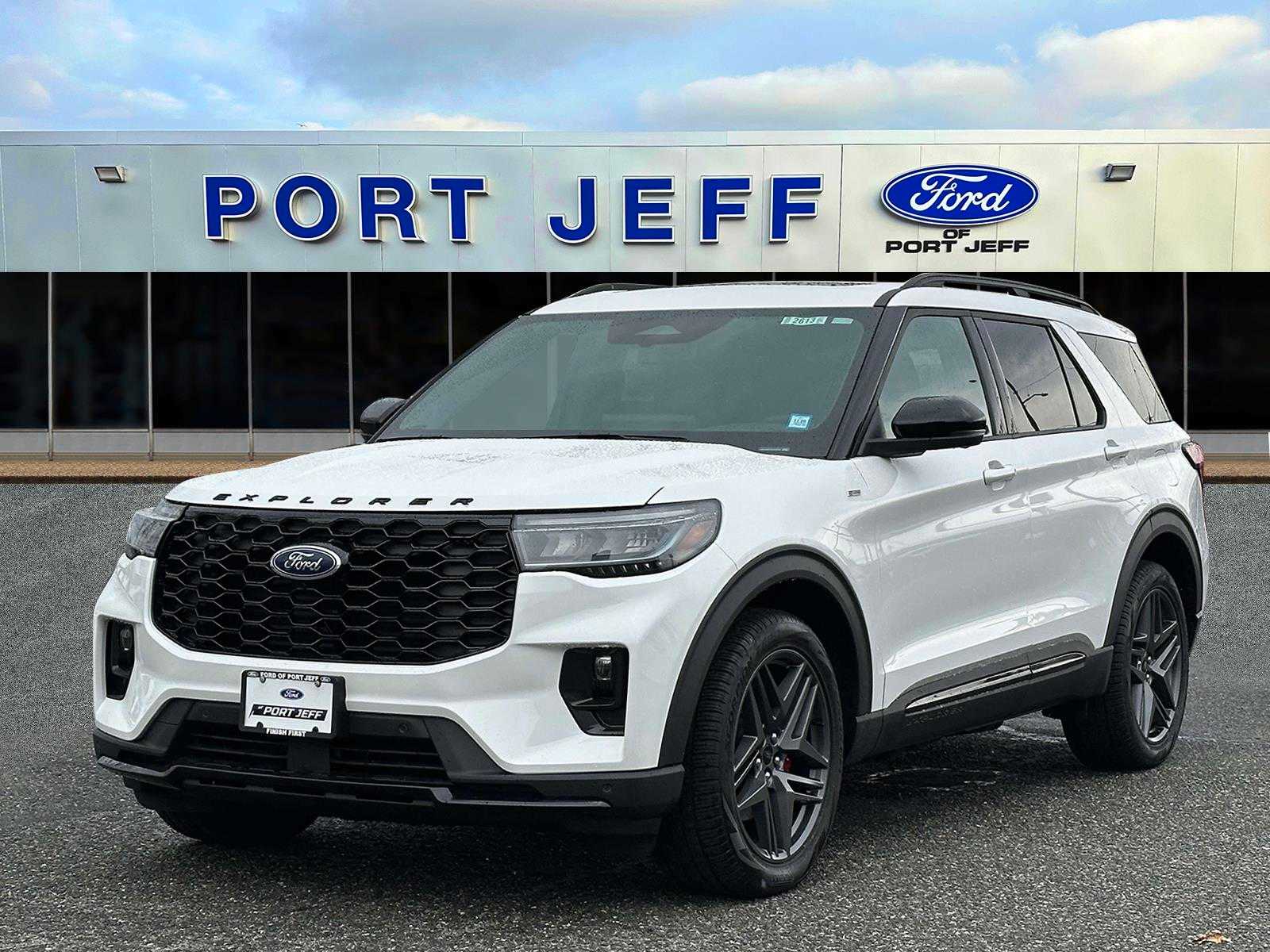 2025 Ford Explorer ST-LINE's photo