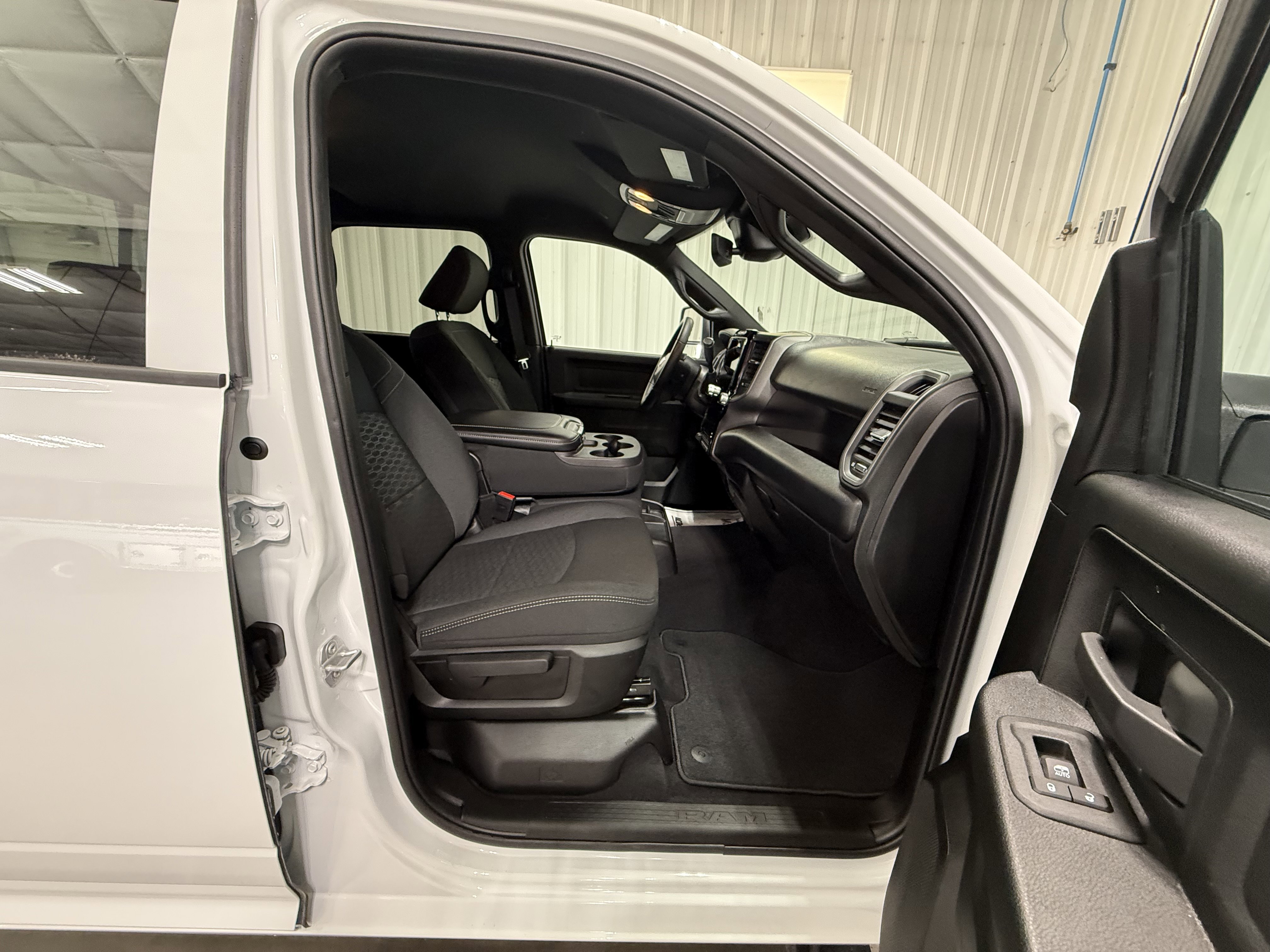 2025 Ram 2500 Tradesman photo 5