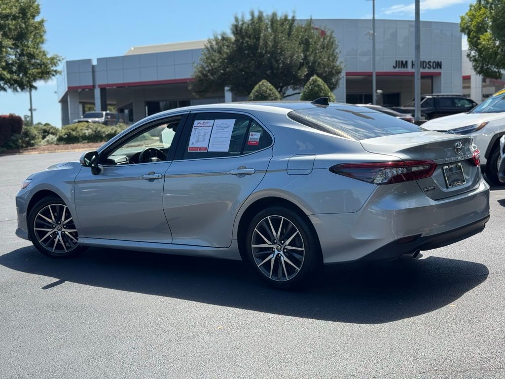 2023 Toyota Camry XLE V6 photo 8