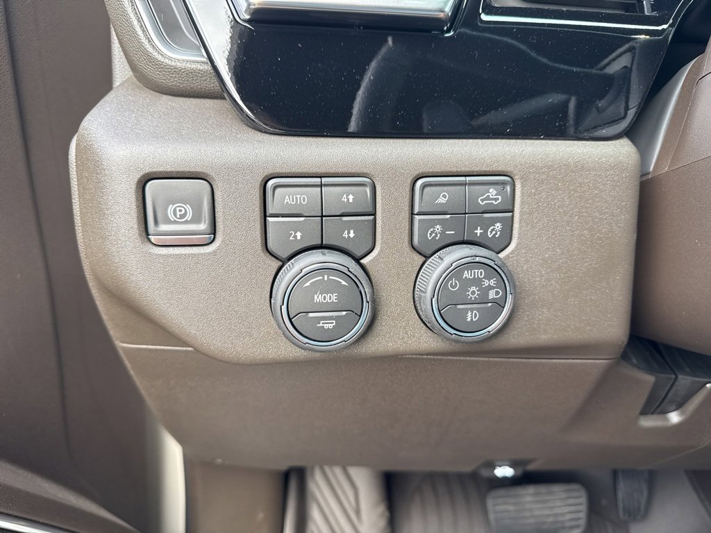 2026 Chevrolet Silverado 1500 RST photo 3