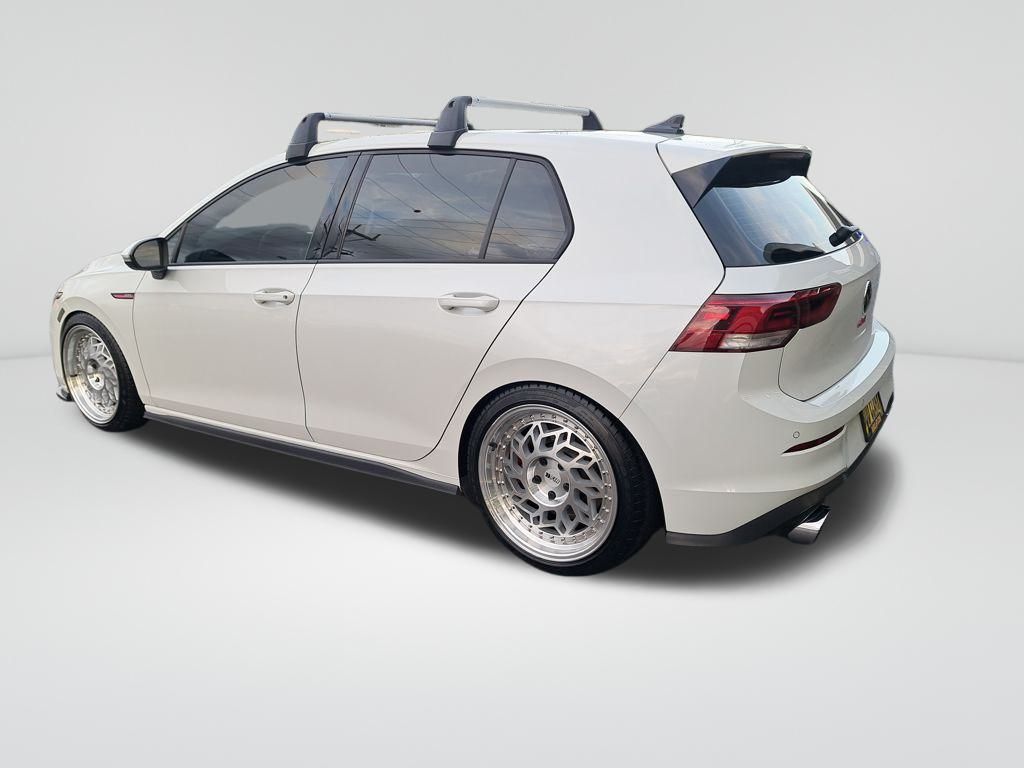 2023 Volkswagen Golf GTI SE photo 3