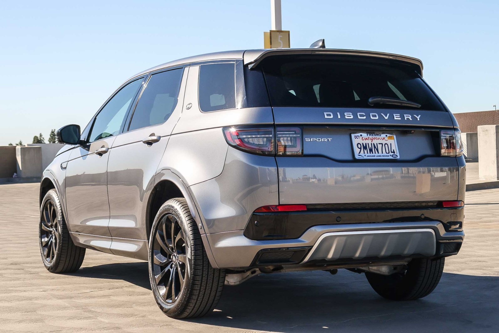 2024 Land Rover Discovery Sport S photo 4