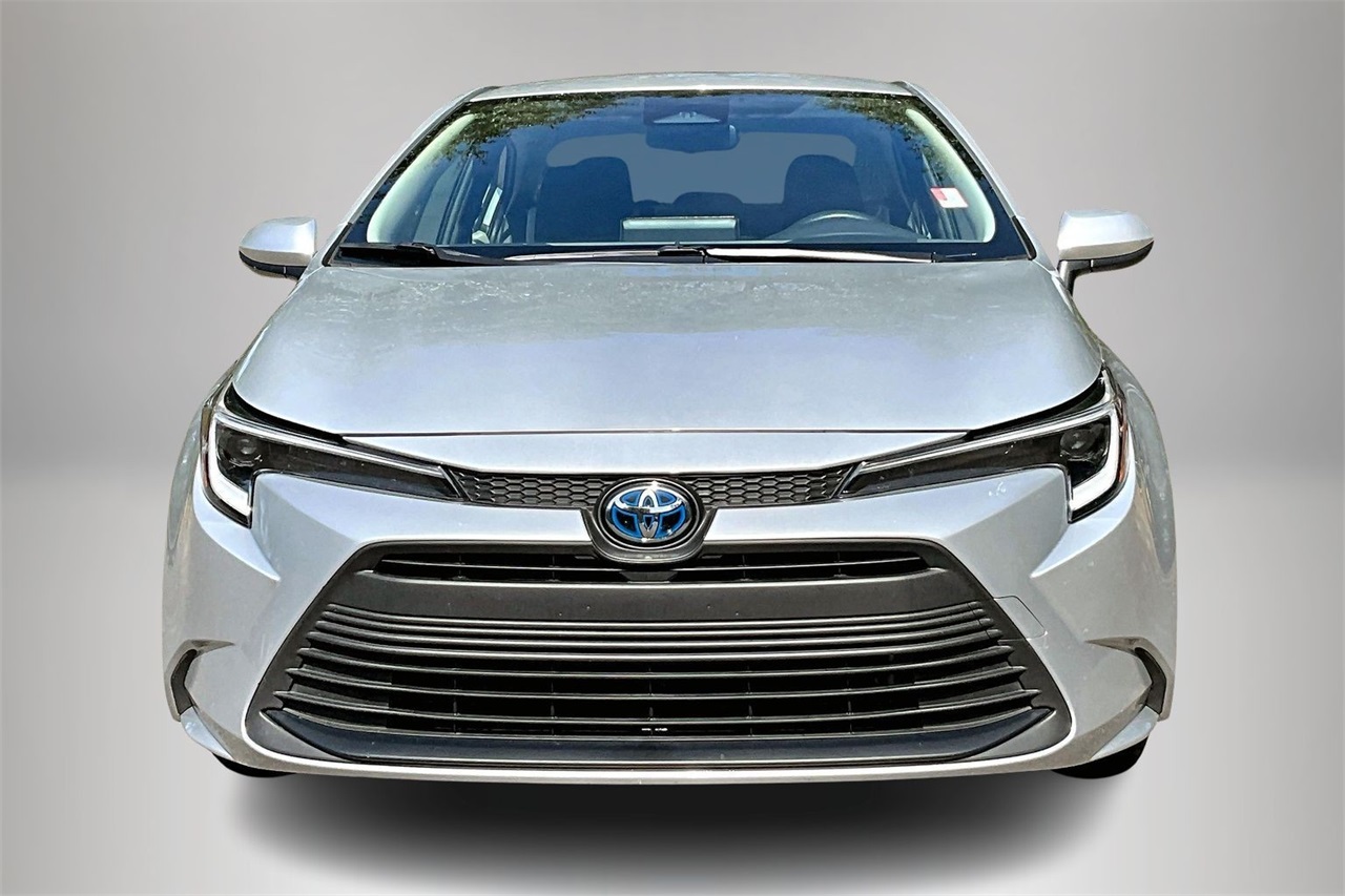 2023 Toyota Corolla Hybrid LE photo 3