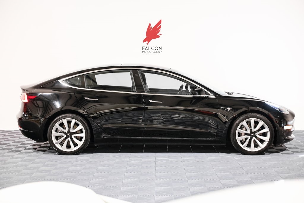 2019 Tesla Model 3 Mid Range's photo