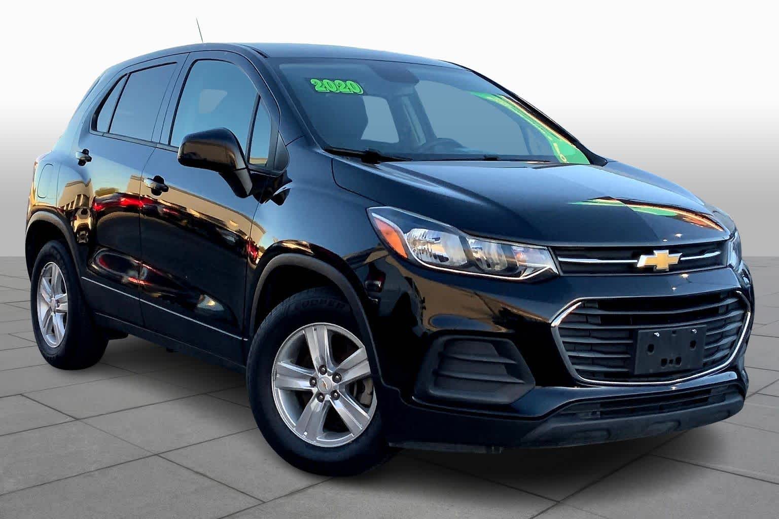 2020 Chevrolet Trax LS photo 2