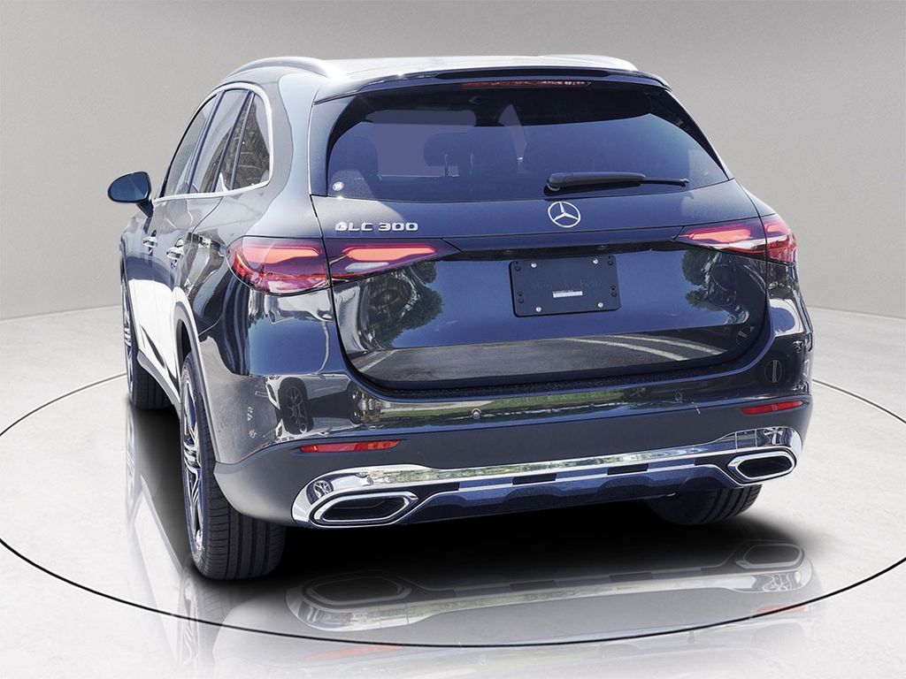 2026 Mercedes Benz GLC 300 photo 4