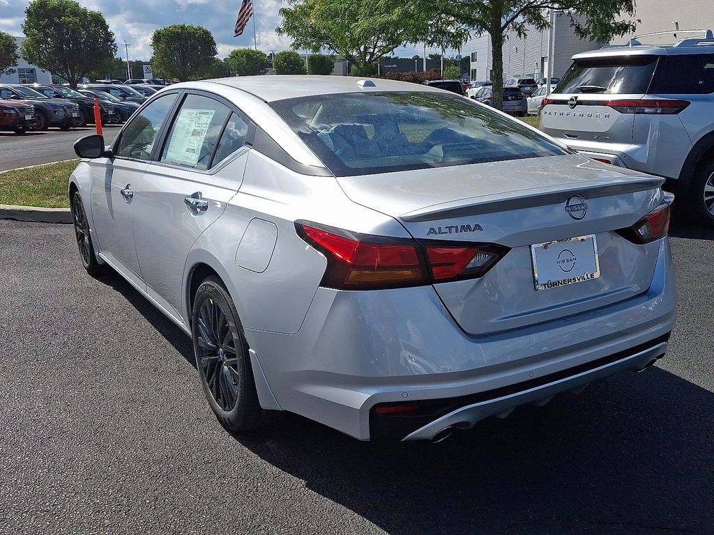 2025 Nissan Altima 2.5 SV photo 3
