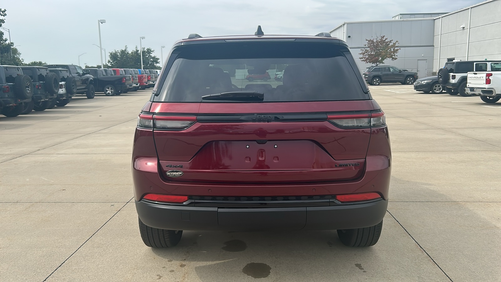 2025 Jeep Grand Cherokee Limited photo 4