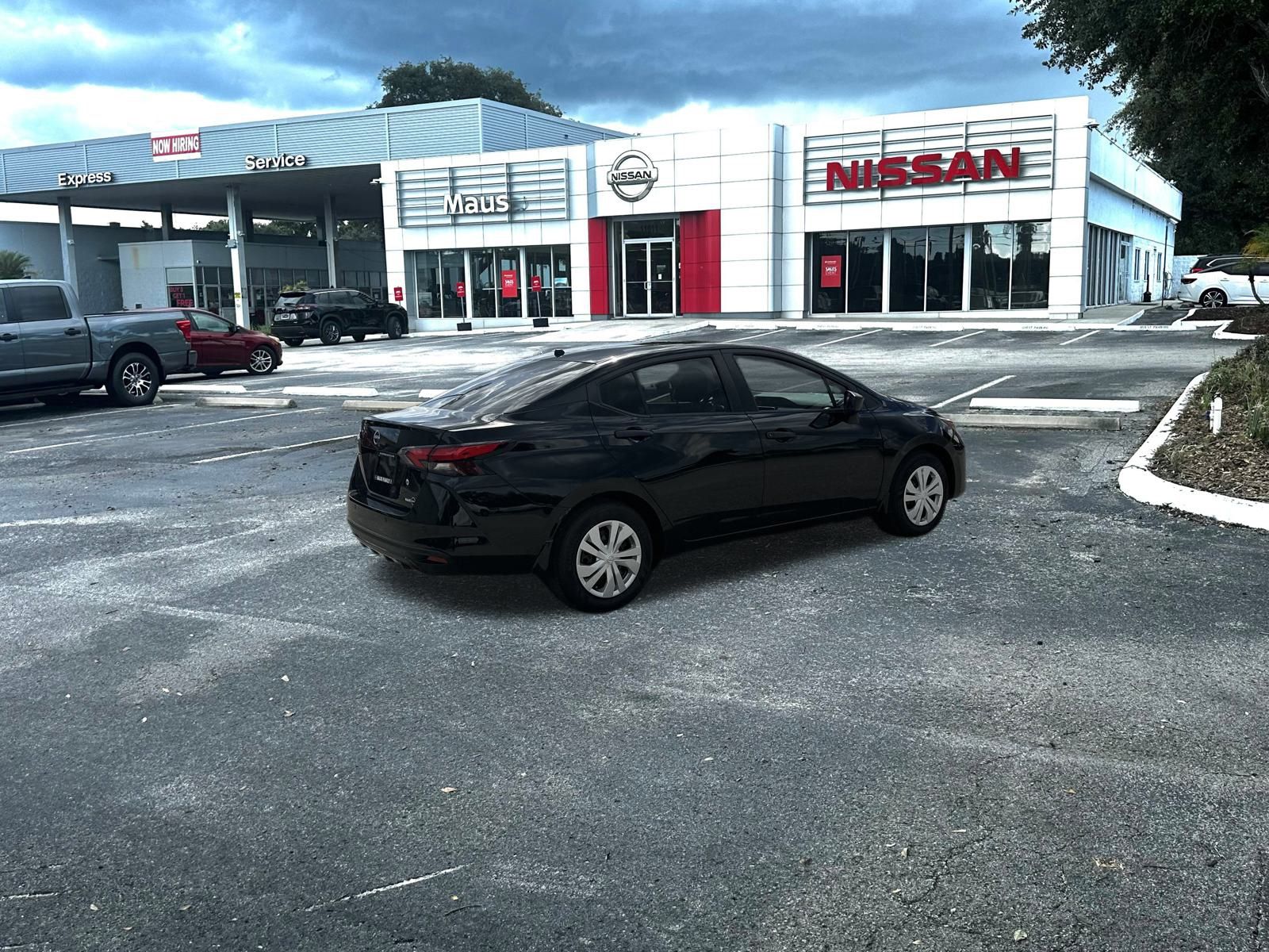 2025 Nissan Versa 1.6 S photo 3