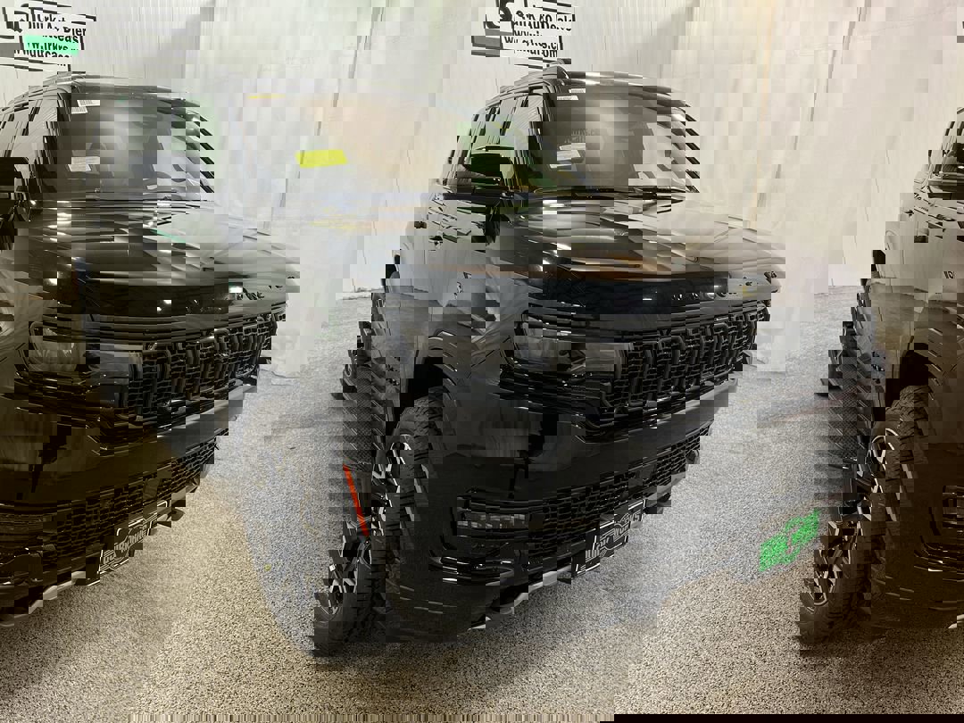 2025 Jeep Wagoneer Series II's photo