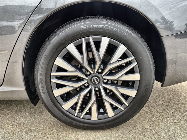 2023 Nissan Altima 2.5 SV photo 11