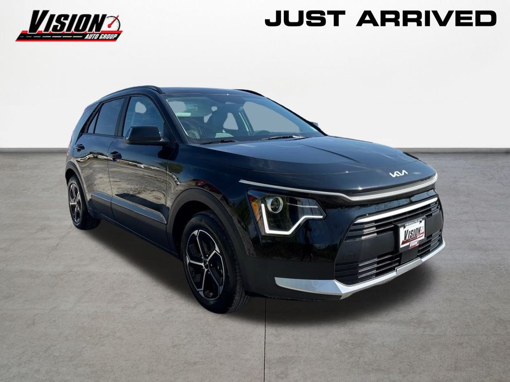 2025 Kia Niro EX photo 3