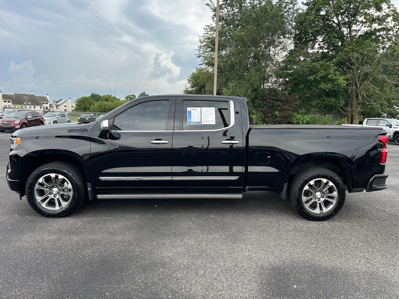 2023 Chevrolet Silverado 1500 High Country photo 3