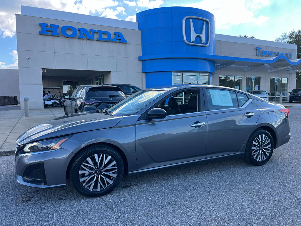 2024 Nissan Altima SV