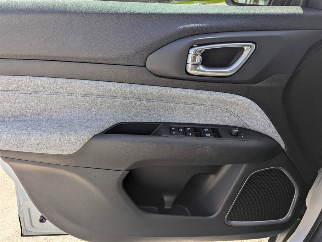 2025 Jeep Compass Latitude photo 13