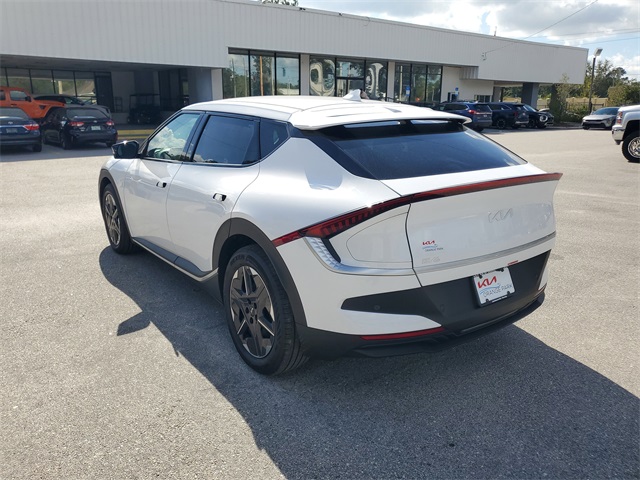 2025 Kia EV6 Light photo 2