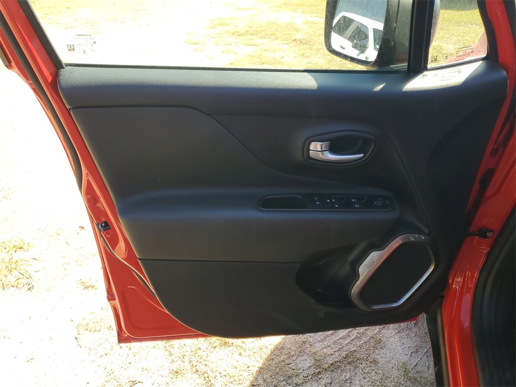 2023 Jeep Renegade Latitude photo 10