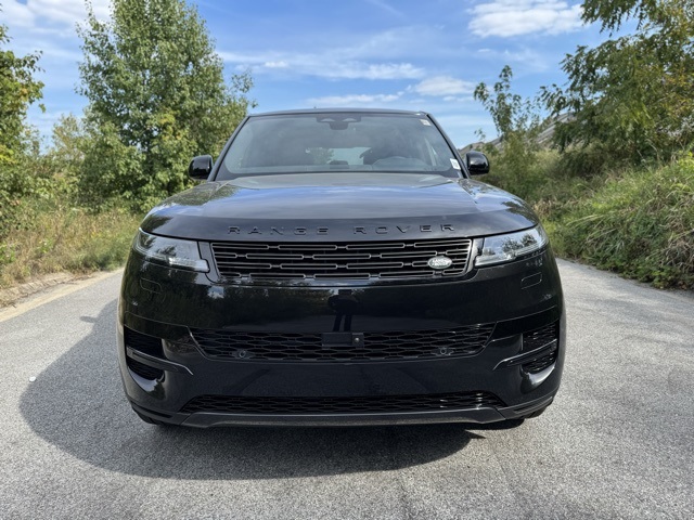 2025 Land Rover Range Rover Sport SE photo 3