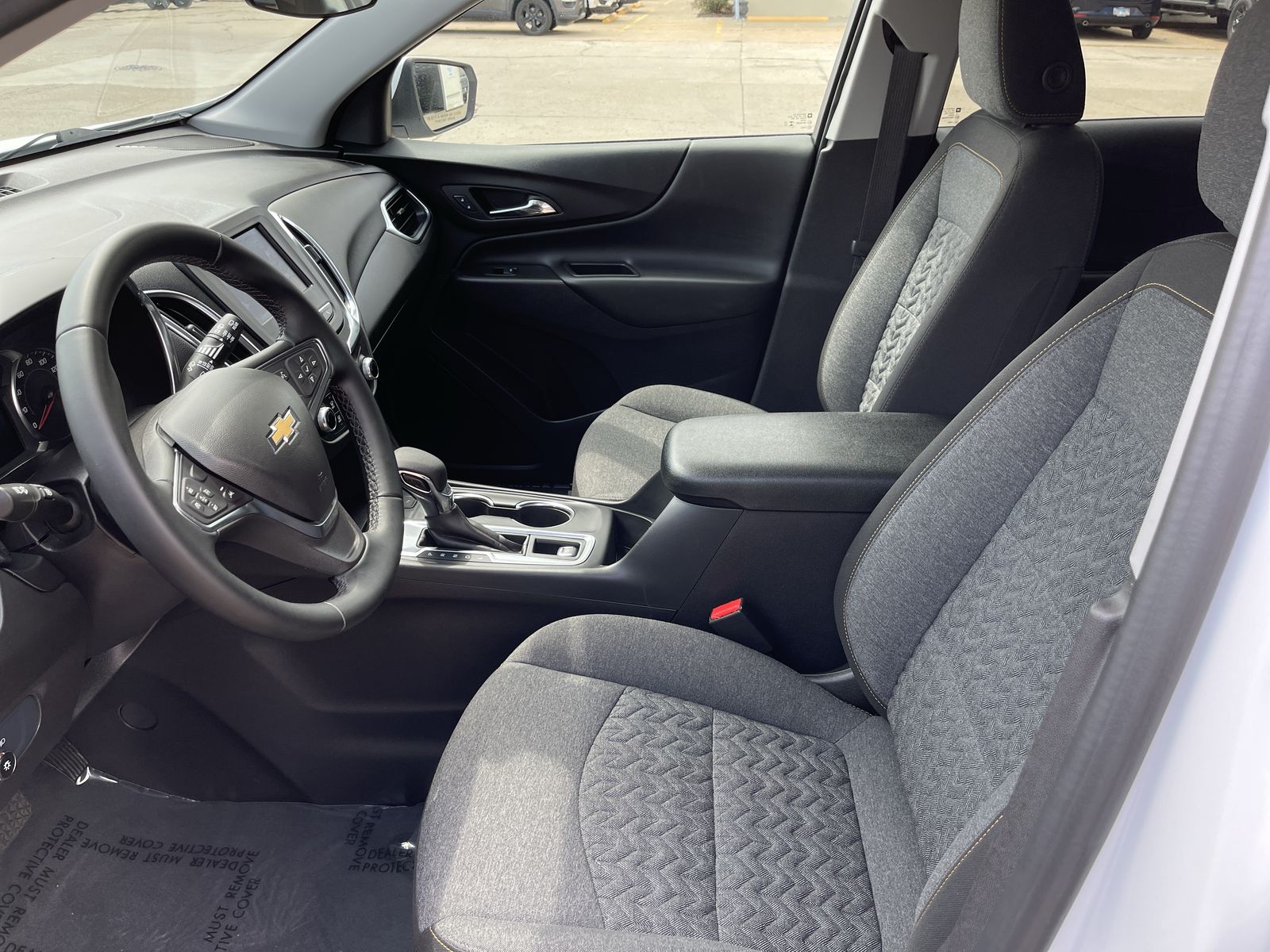 2024 Chevrolet Equinox LT photo 3