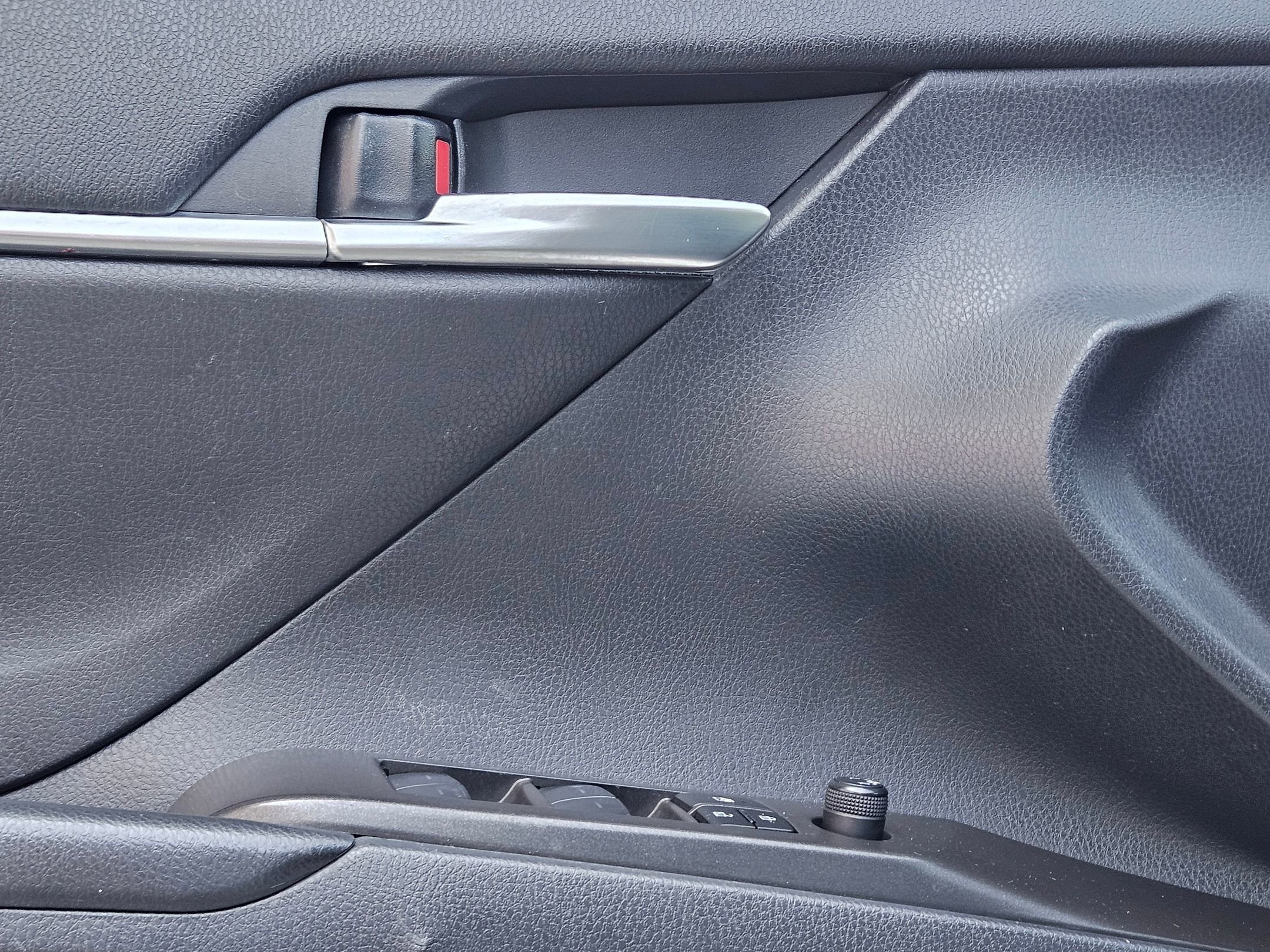 2023 Toyota Camry SE photo 14