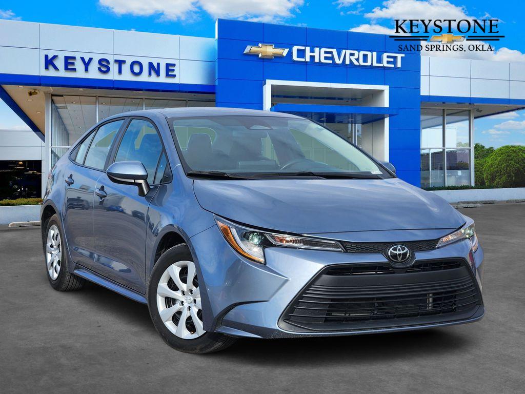 2025 Toyota Corolla LE's photo