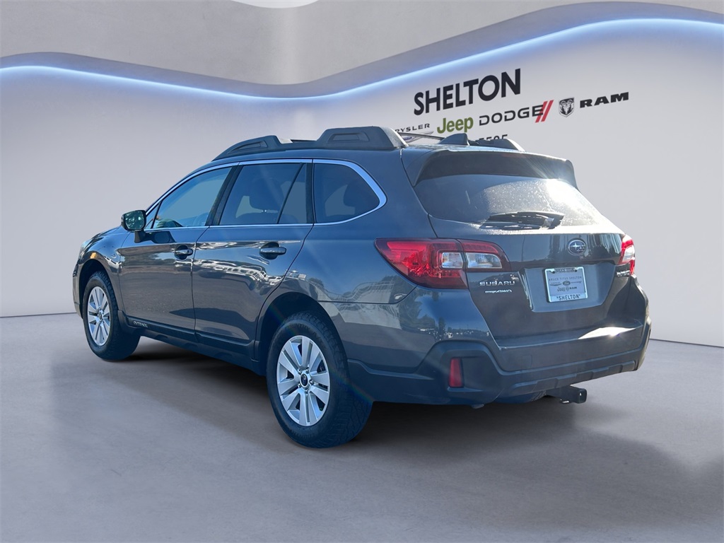 2018 Subaru Outback 2.5i Premium photo 2