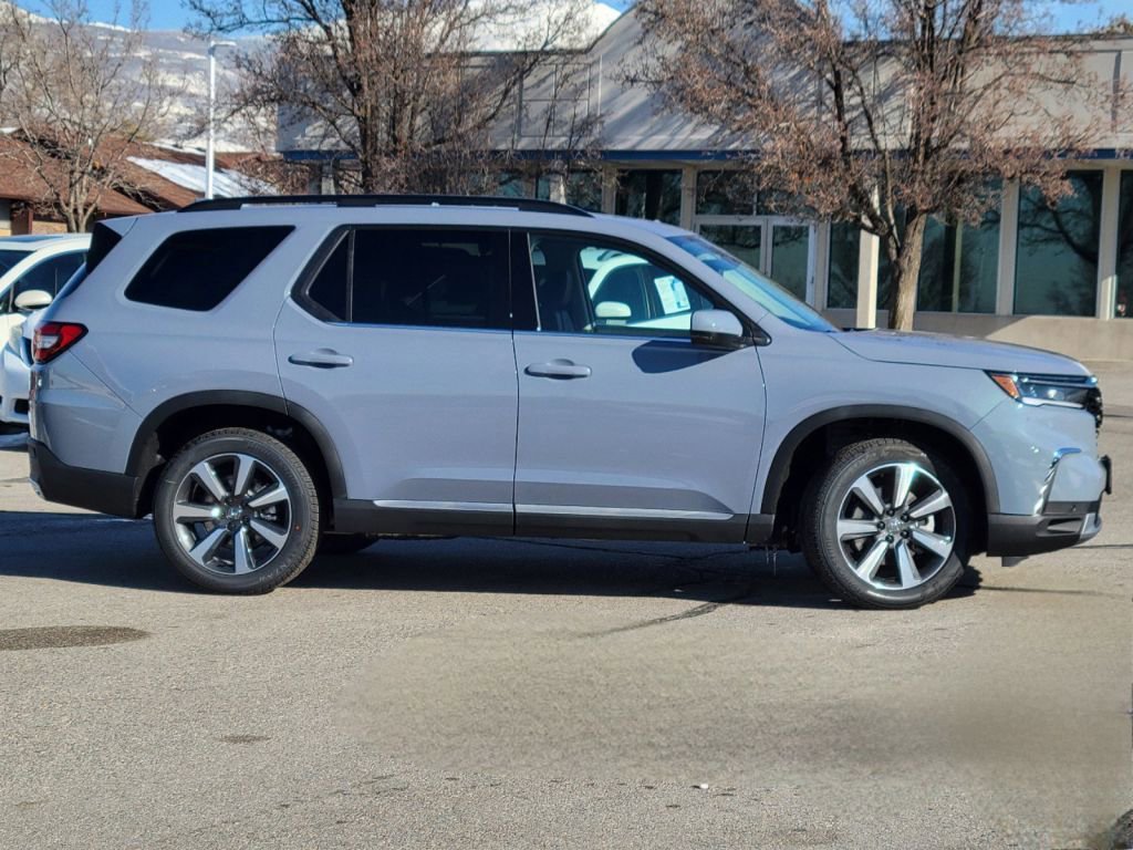 2025 Honda Pilot Touring photo 9