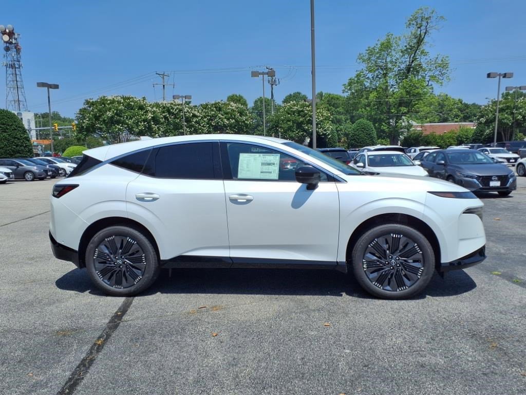 2025 Nissan Murano Platinum photo 2