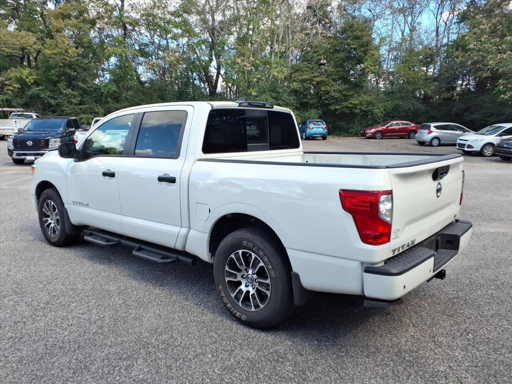 2022 Nissan Titan SV photo 4