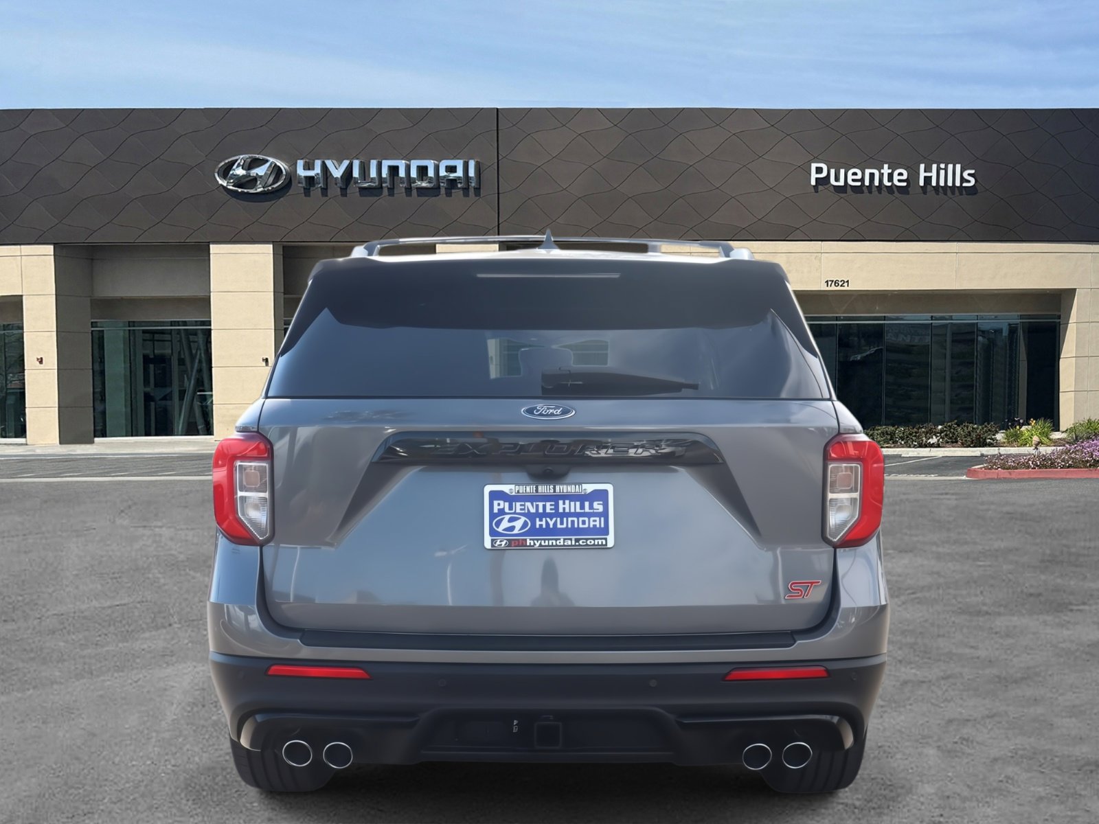 2021 Ford Explorer ST photo 3