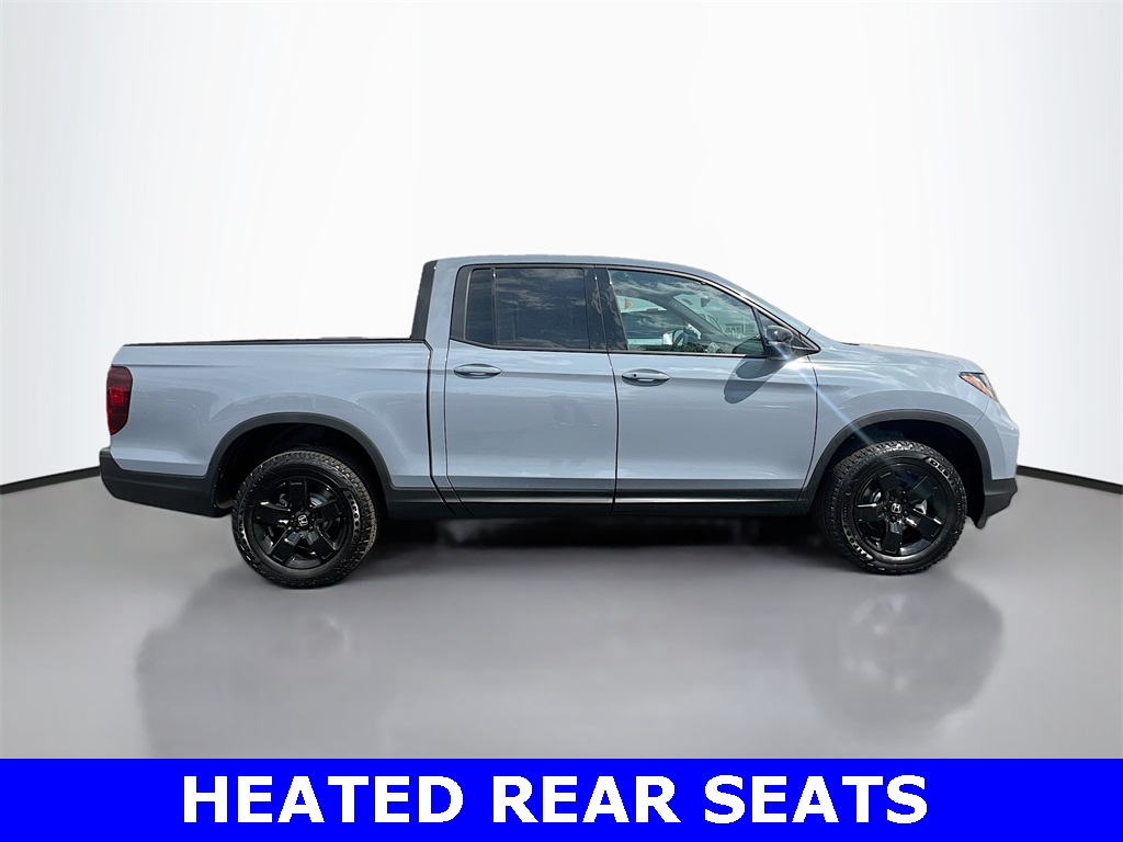 2025 Honda Ridgeline Black Edition photo 3