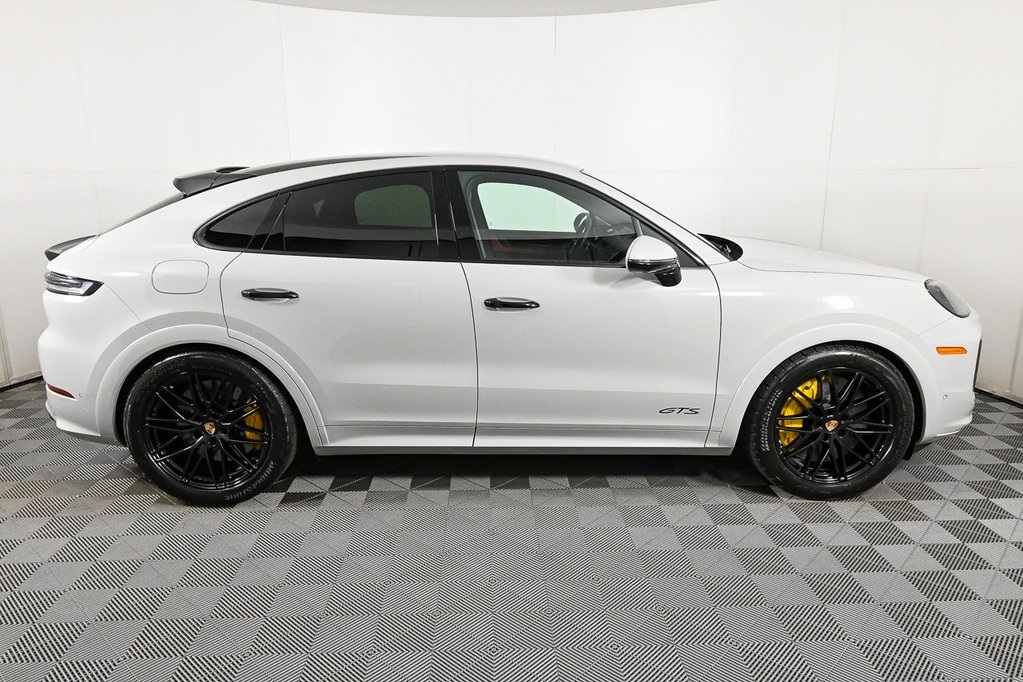 2026 Porsche Cayenne GTS Coupe photo 27